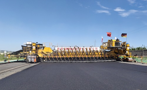 1566867552639902.jpg 橋式攤鋪機(jī).jpg